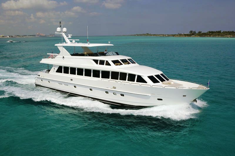 Yacht Hargrave 97′ Raised Pilot House, Motor yacht CHARTERWORLD